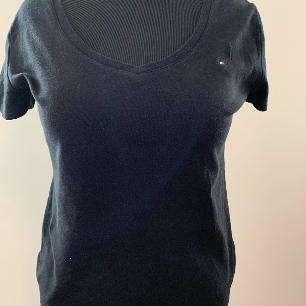 Super cute black Tommy Hilfiger shirt